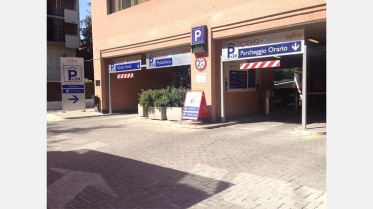 Avantgard Rooms Red Carpet Bologna Bagian luar foto