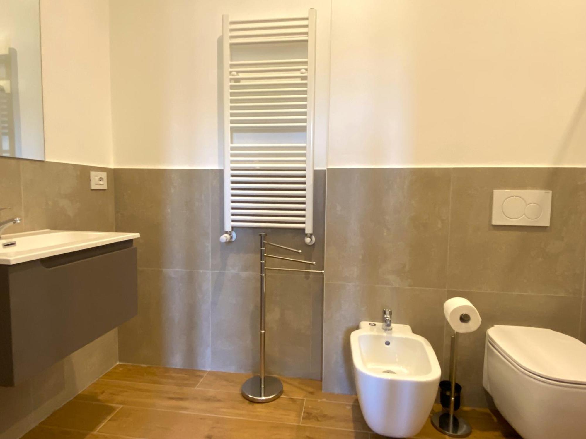 Avantgard Rooms Red Carpet Bologna Bagian luar foto