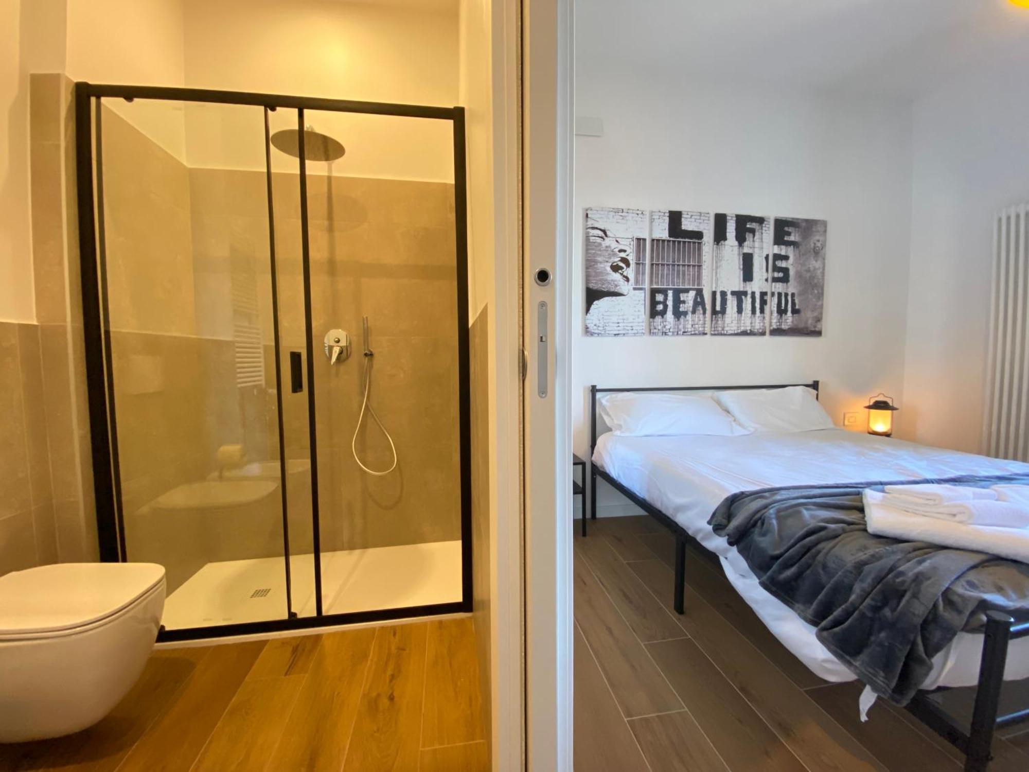 Avantgard Rooms Red Carpet Bologna Bagian luar foto
