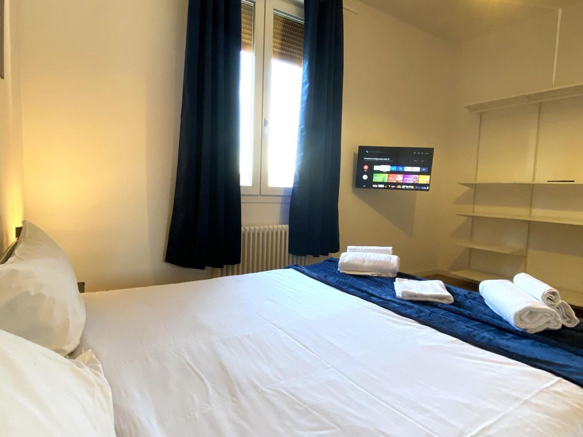 Avantgard Rooms Red Carpet Bologna Bagian luar foto